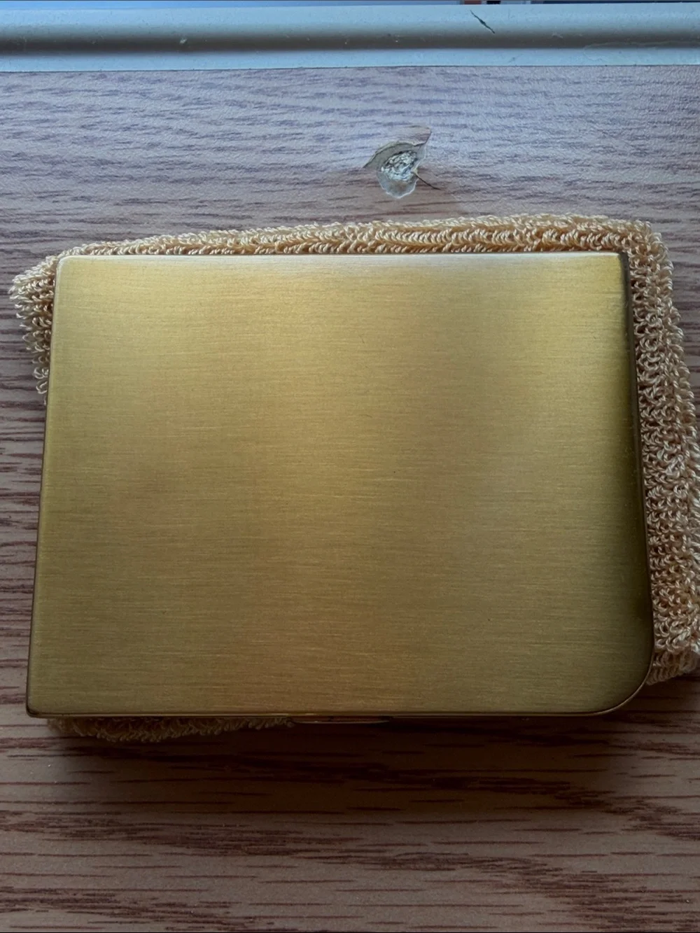 Vintage Elgin American cigarette case features a striking striped gold pattern
